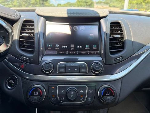 Used 2018 Chevrolet Impala LT w/ Sunroof and Spoiler Package FWD image 21