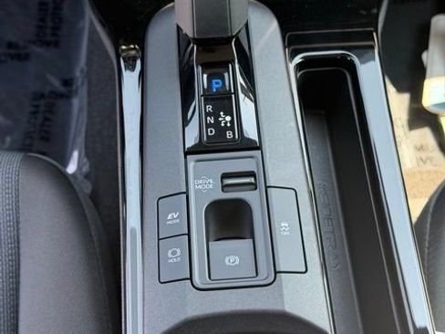 Certified 2024 Toyota Prius LE AWD/4WD image 21