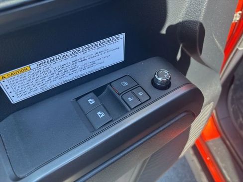 Used 2017 Toyota Tacoma TRD Off-Road w/ Tow Package image 33