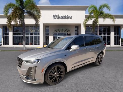 Certified 2024 Cadillac XT6 Premium Luxury FWD image 6