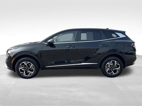 Used 2023 Kia Sportage LX AWD/4WD image 3