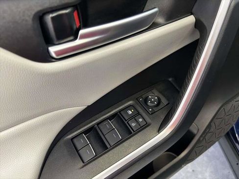 Certified 2025 Toyota RAV4 XLE w/ Convenience Package FWD image 18