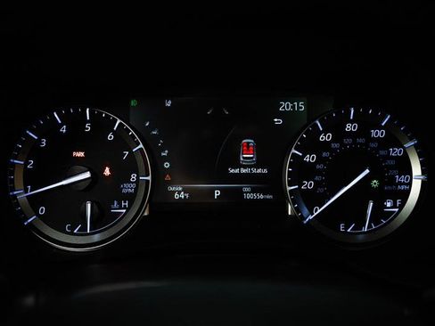 Used 2022 Toyota Highlander XLE AWD/4WD image 18