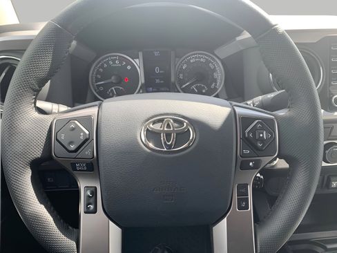 Used 2023 Toyota Tacoma SR5 AWD/4WD image 9
