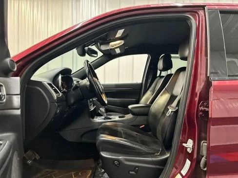 Used 2018 Jeep Grand Cherokee Altitude AWD/4WD image 10