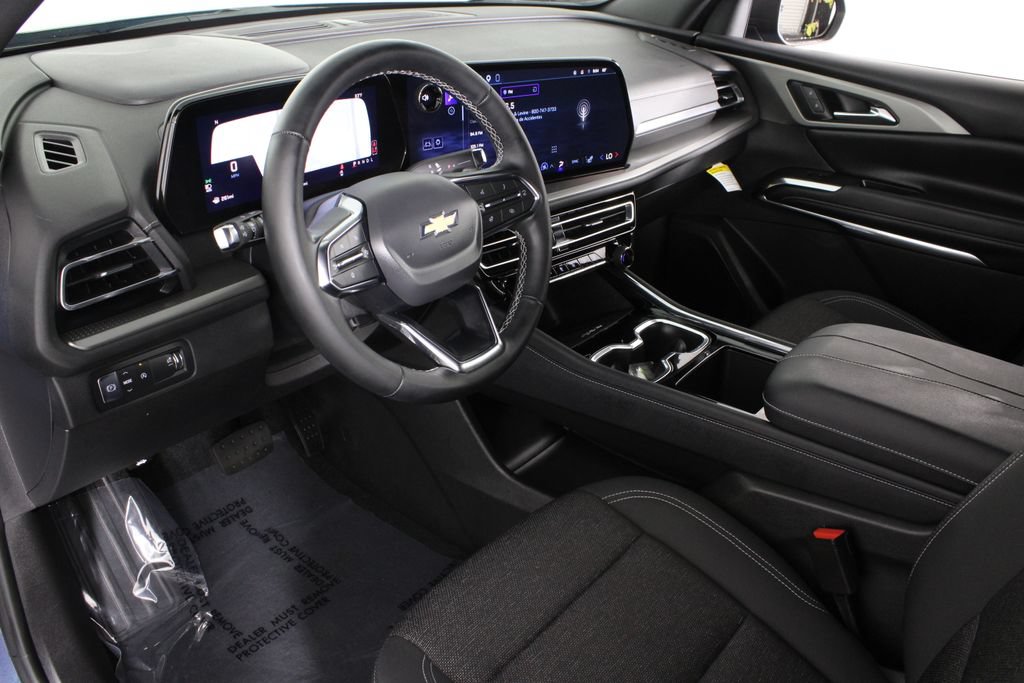 Used 2026 Chevrolet Traverse LT FWD image 18