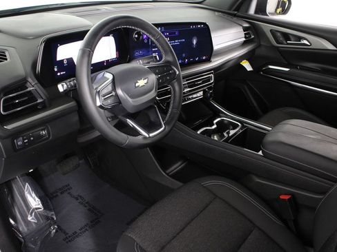 Used 2026 Chevrolet Traverse LT FWD image 18