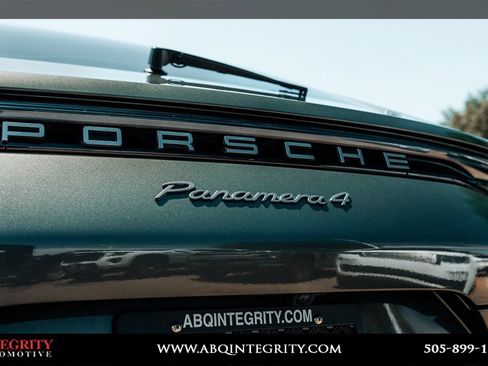 Used 2023 Porsche Panamera 4 Platinum Edition AWD/4WD image 15
