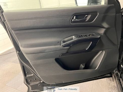 Used 2025 Nissan Pathfinder SV FWD image 24
