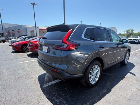 Used 2025 Honda CR-V EX image 3