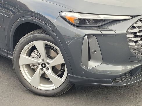 New 2025 Audi Q5 Premium Plus image 9