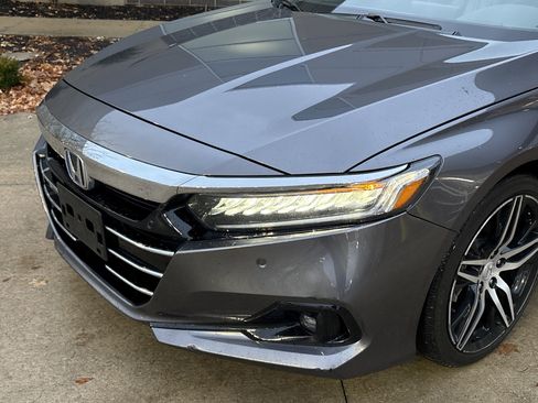 Used 2021 Honda Accord Touring image 6