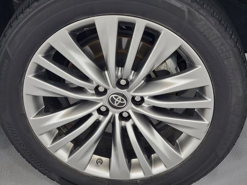 Used 2022 Toyota Highlander Platinum AWD/4WD image 11
