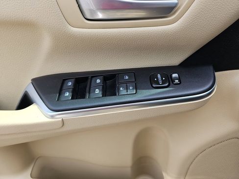 Used 2016 Toyota Camry LE FWD image 32
