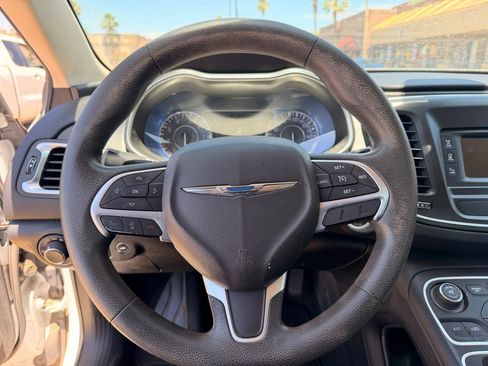Used 2016 Chrysler 200 Limited FWD image 8