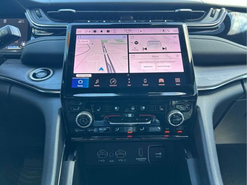 Certified 2023 Jeep Grand Cherokee L Overland w/ Rear Seat Video Group I AWD/4WD image 17