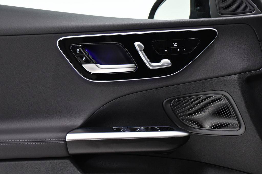 Used 2026 Mercedes-Benz C 300 4MATIC Sedan image 17