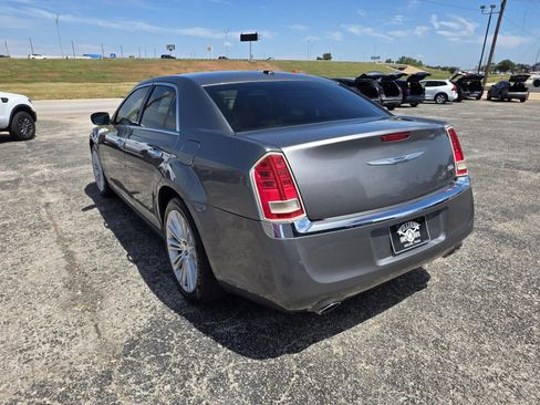 Used 2011 Chrysler 300 Limited w/ Sound Group RWD image 6
