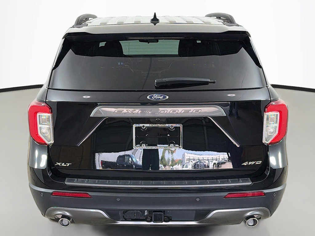 Used 2023 Ford Explorer XLT w/ Equipment Group 202A AWD/4WD image 13