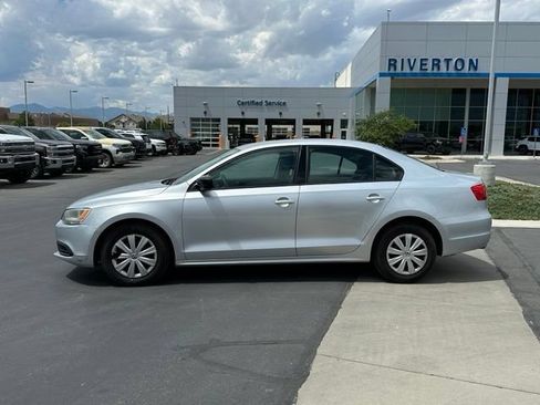 Used 2013 Volkswagen Jetta S FWD image 2