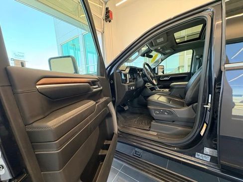 Used 2024 GMC Sierra 2500 Denali w/ Denali Reserve Package AWD/4WD image 24