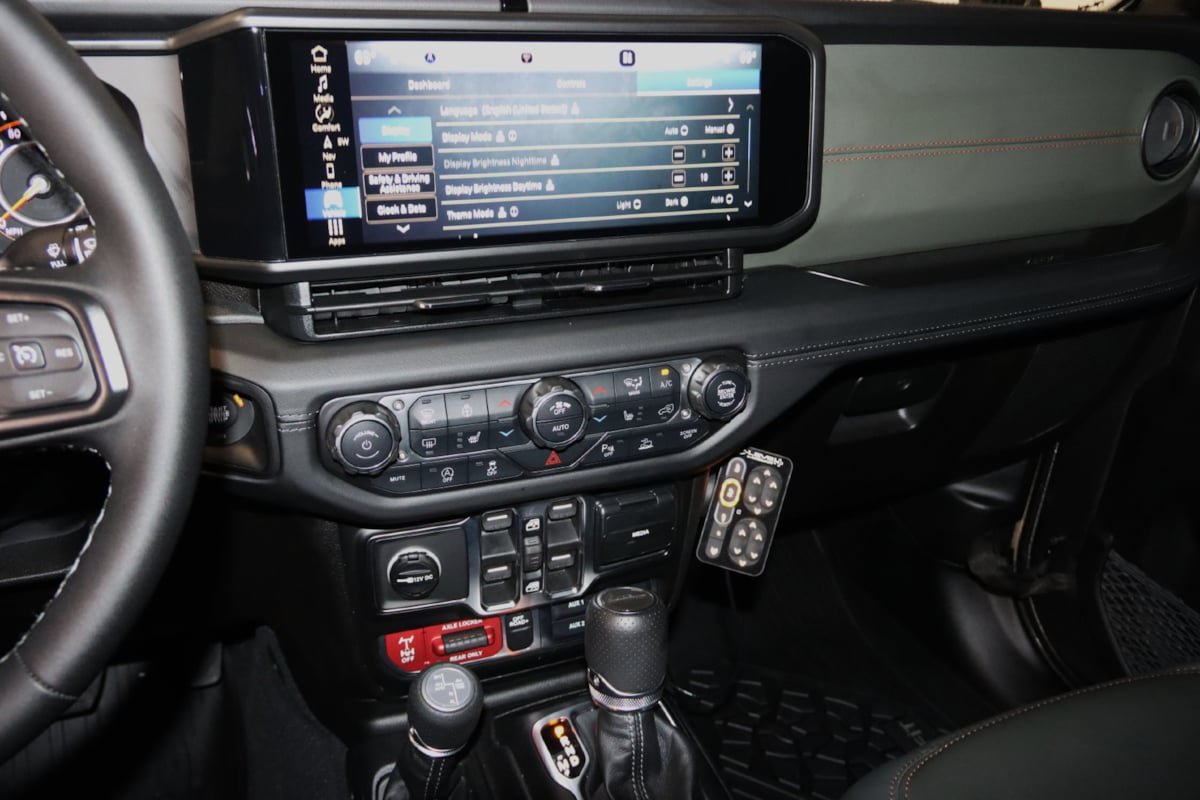 Used 2026 Jeep Gladiator Mojave AWD/4WD image 45