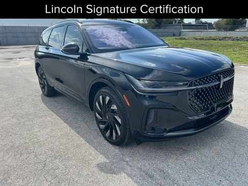 Used 2025 Lincoln Nautilus Reserve w/ Jet Appearance Package AWD/4WD image 1