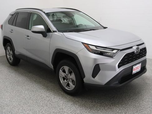 Used 2025 Toyota RAV4 XLE FWD image 4