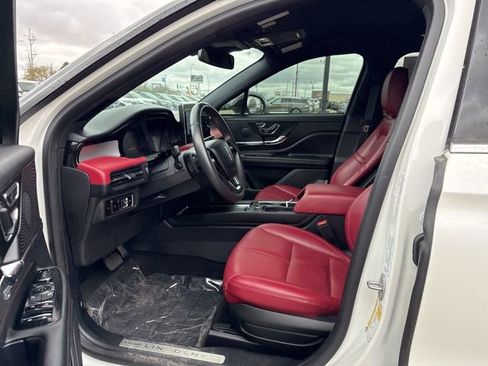 Used 2023 Lincoln Corsair Reserve w/ Rear Removable Package Tray AWD/4WD image 2