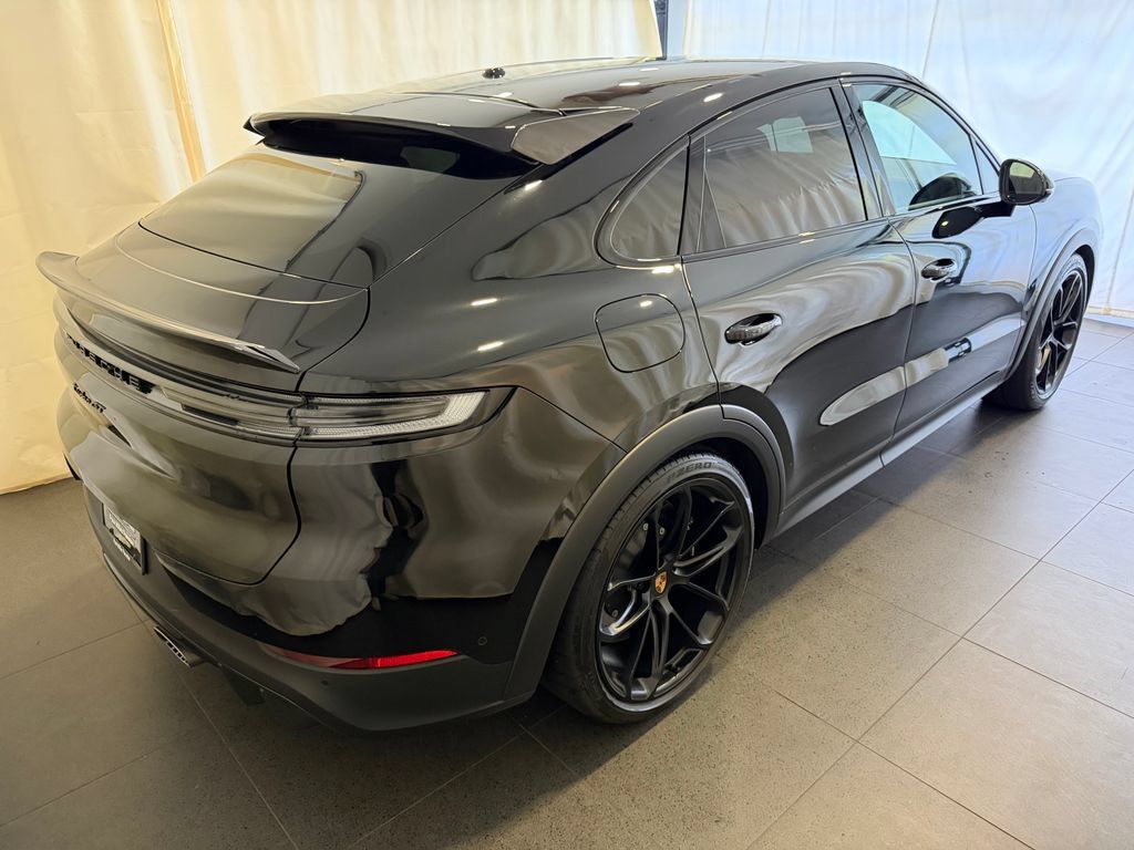 Certified 2025 Porsche Cayenne Turbo GT AWD/4WD image 9