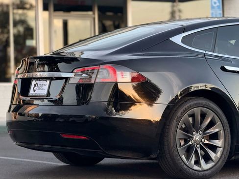 Used 2016 Tesla Model S 90D image 8