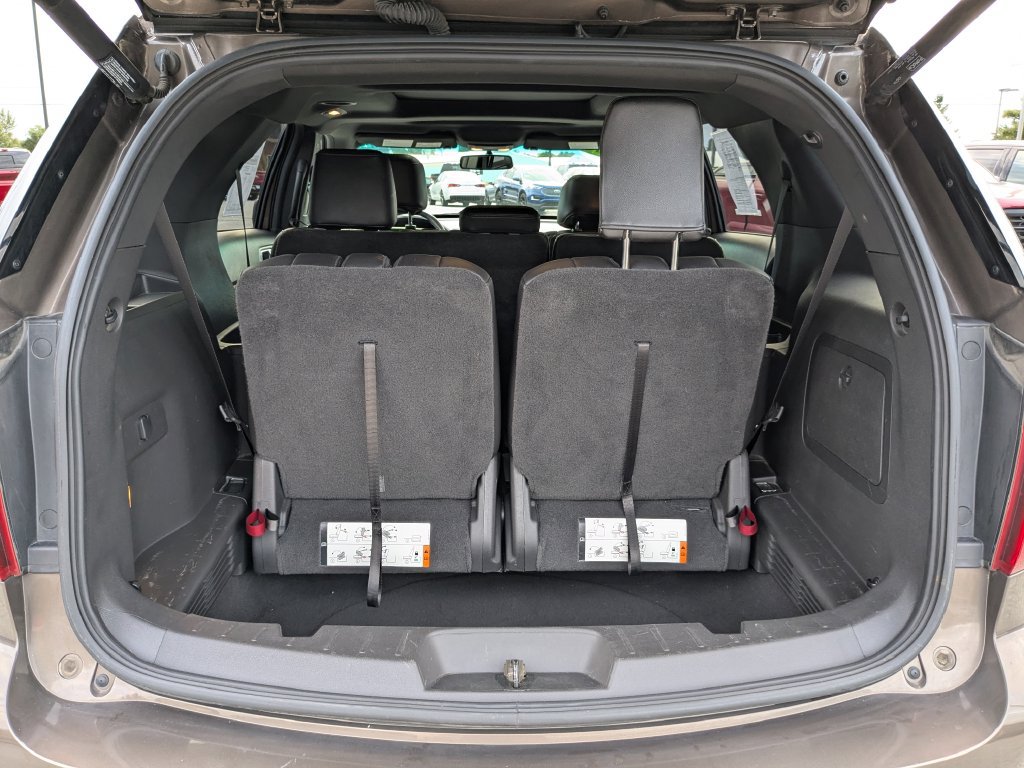 Used 2015 Ford Explorer XLT w/ Equipment Group 202B AWD/4WD image 19