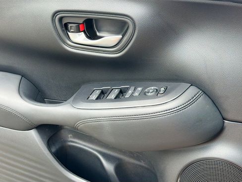 Used 2025 Honda HR-V LX image 20