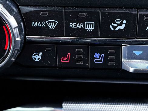 Used 2023 Ford F150 Lariat w/ Equipment Group 502A High image 29