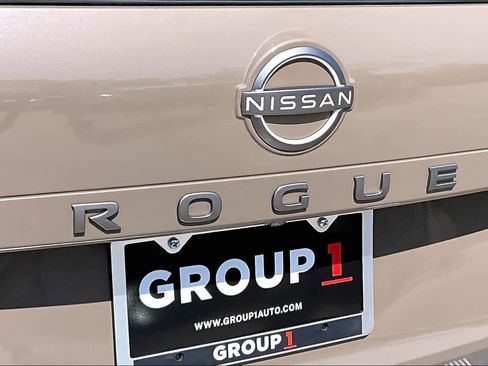 Certified 2024 Nissan Rogue SV w/ SV Premium Package FWD image 29