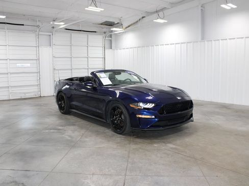 Used 2020 Ford Mustang GT Premium w/ Equipment Group 401A RWD image 3