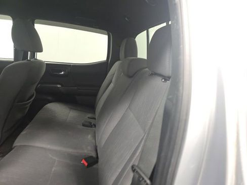 Used 2018 Toyota Tacoma TRD Off-Road w/ Technology Package AWD/4WD image 21