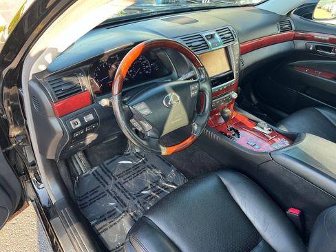 Used 2011 Lexus LS 460 AWD w/ Luxury Value Edition image 17