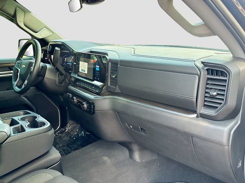 Used 2025 Chevrolet Silverado 1500 LT AWD/4WD image 28