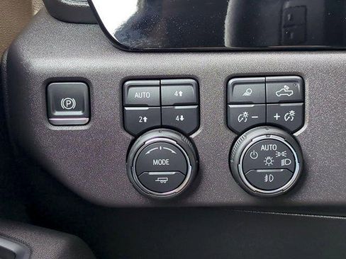 Certified 2025 Chevrolet Silverado 1500 LT Trail Boss w/ Convenience Package II AWD/4WD image 17