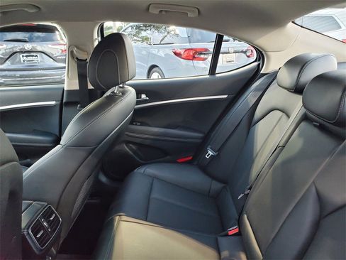 Used 2023 Genesis G70 2.0T image 11