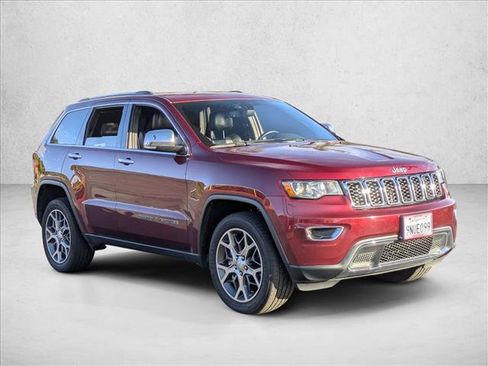 Certified 2021 Jeep Grand Cherokee Limited w/ Luxury Group II image 4