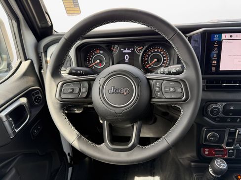 Used 2025 Jeep Wrangler Unlimited Sport AWD/4WD image 14