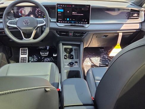 New 2026 Volkswagen Tiguan SE R-Line AWD/4WD image 8