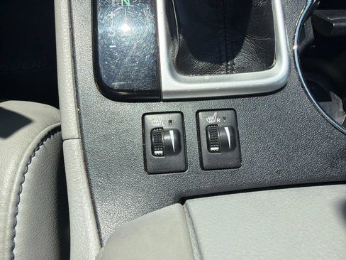 Used 2018 Toyota Highlander XLE AWD/4WD image 14
