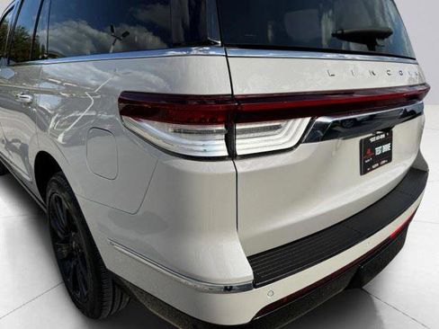 Used 2023 Lincoln Navigator Reserve RWD image 16