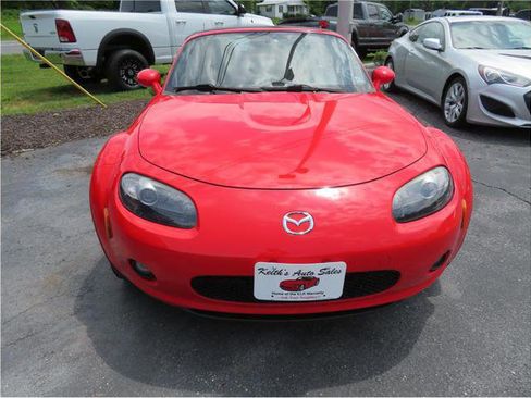 Used 2006 MAZDA MX-5 Miata Sport image 13