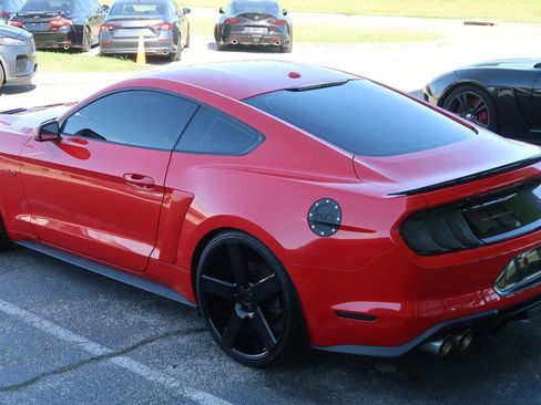 Used 2019 Ford Mustang GT Premium w/ Performance Package - Level 2 RWD image 12
