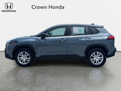 Used 2024 Toyota Corolla Cross L AWD/4WD image 2