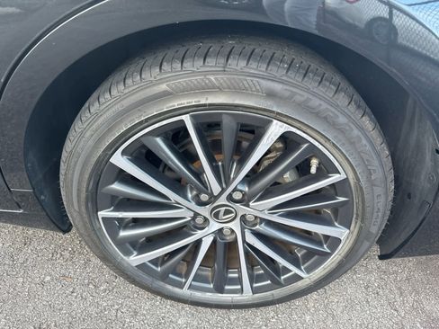 Used 2022 Lexus ES 300h w/ Premium Package image 6